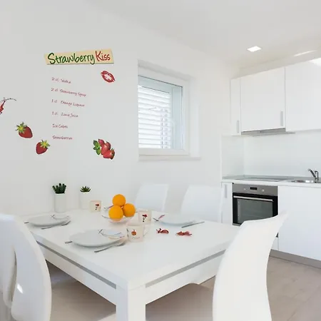 Alius Deluxe Apartment *
