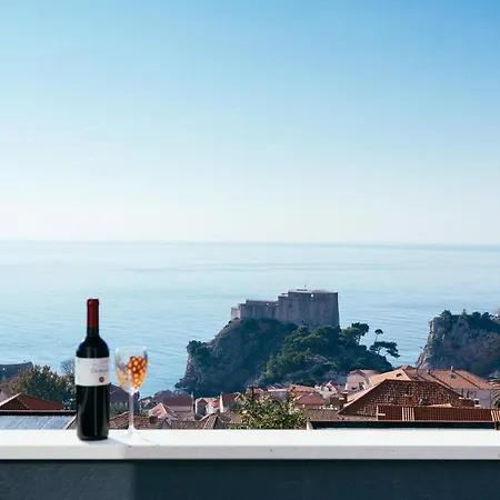 Alius Deluxe アパート *