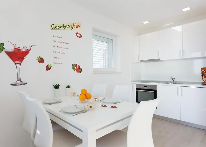 Alius Deluxe Apartment *